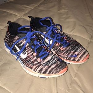 Nile Free tennis shoes